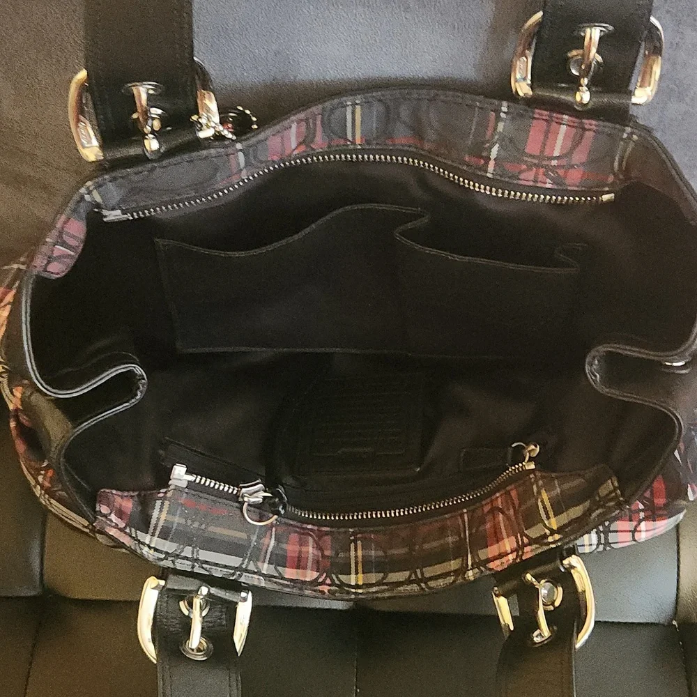 Coach Poppy Signature Tartan Plaid Red, Black & Green Shoulder HandBag - Picture 5 of 6